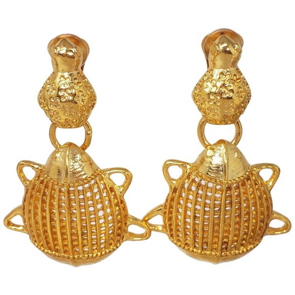Oscar de la Renta Gold Scarab clip on earrings - Picture 1 of 5